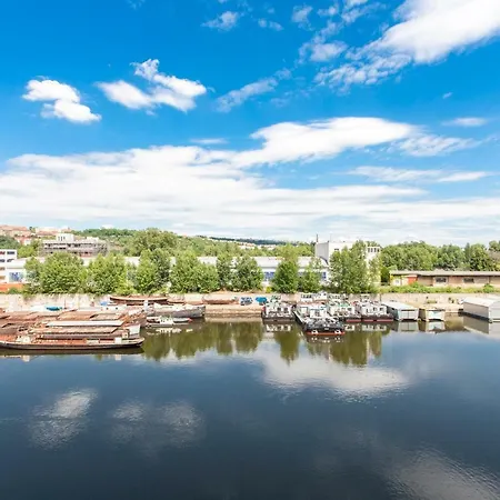 Riverside View Apartment